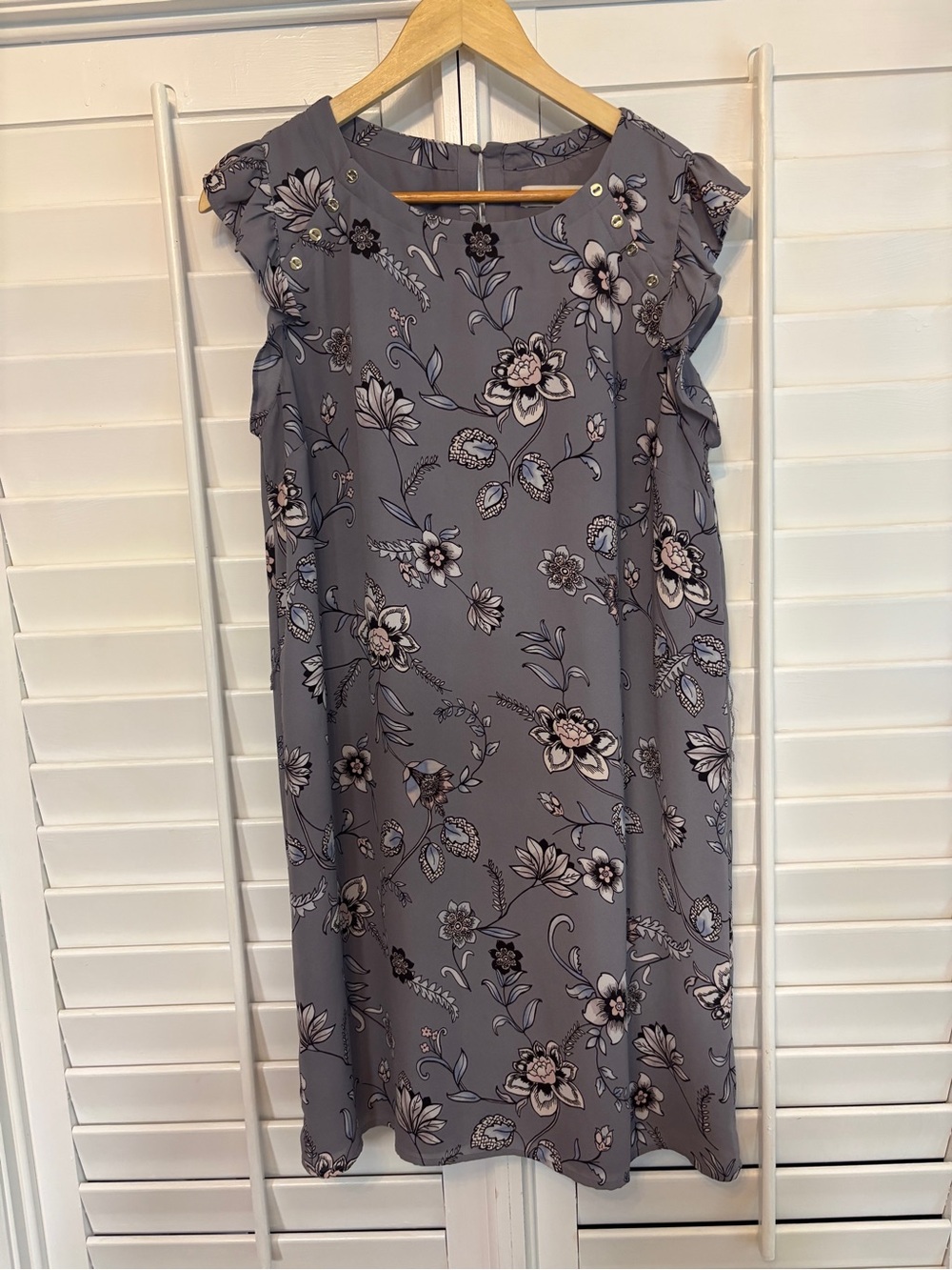 Loft Gray Floral Dress Size Large Petite‎